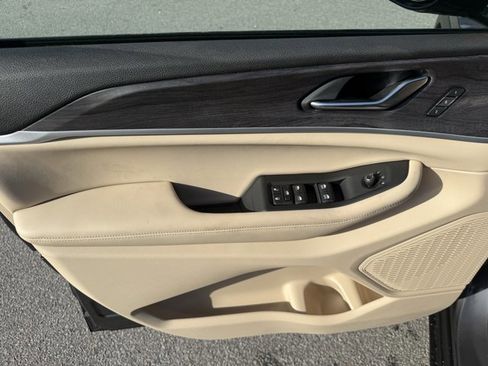 New 2025 Jeep Grand Cherokee Limited w/ Black Appearance Package image 24