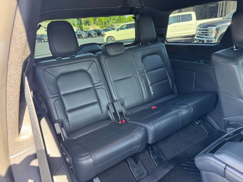 Used 2024 Lincoln Navigator Reserve AWD/4WD image 17