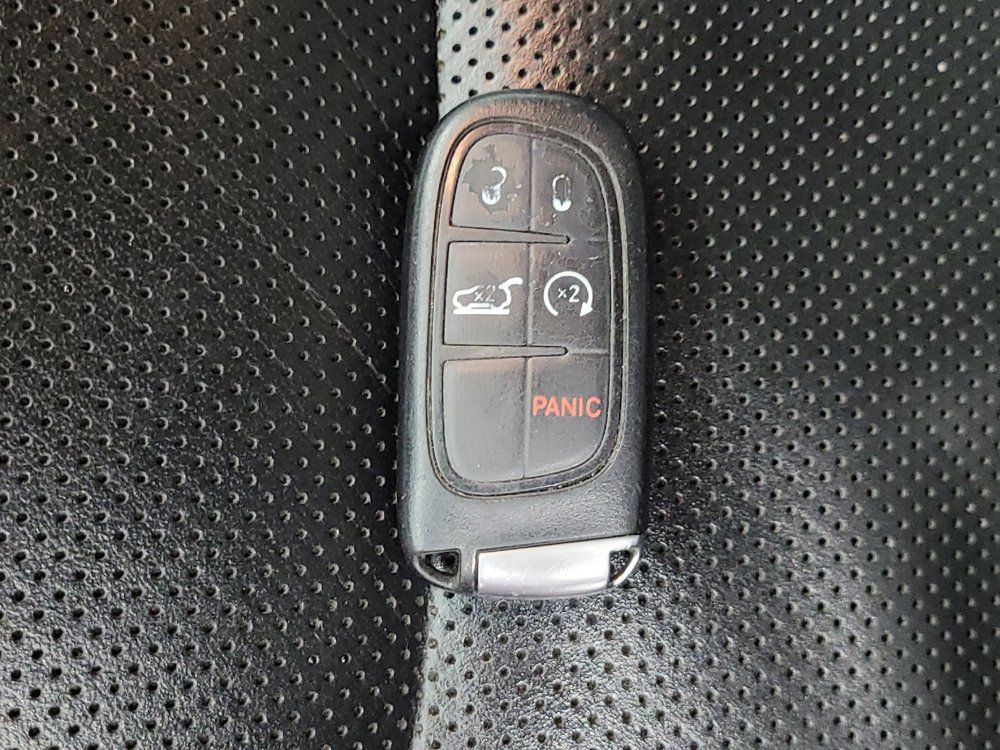 Used 2019 Jeep Cherokee Limited AWD/4WD image 32