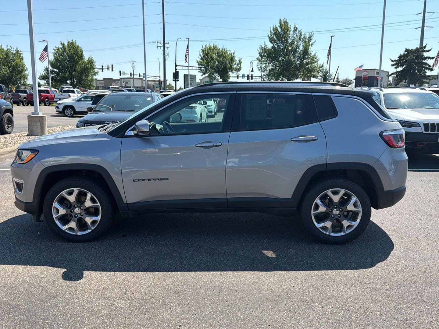 Used 2018 Jeep Compass Limited w/ Navigation Group AWD/4WD image 4