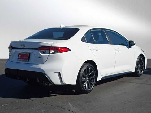 Certified 2024 Toyota Corolla SE image 3