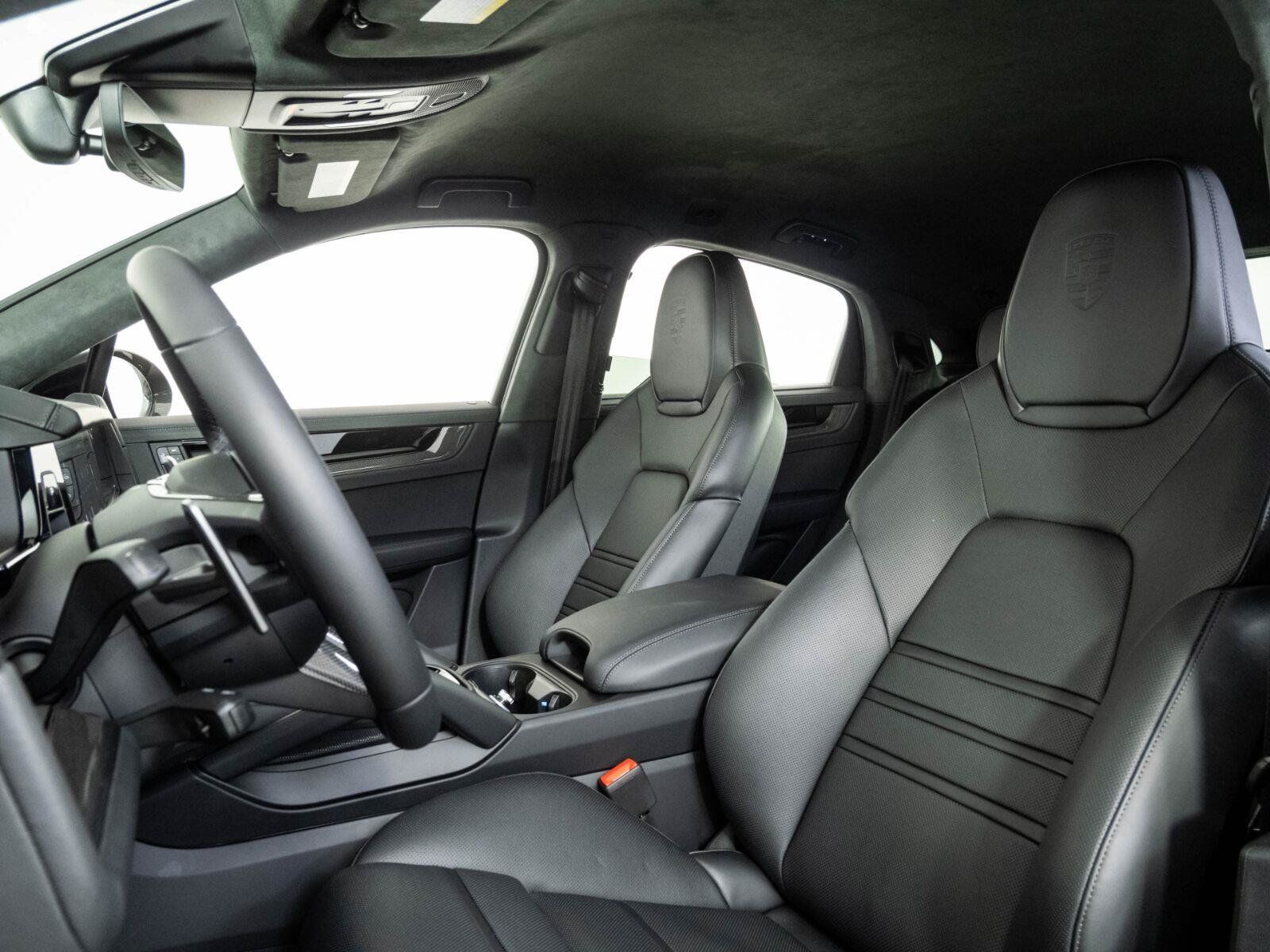 New 2026 Porsche Cayenne Turbo GT AWD/4WD image 5