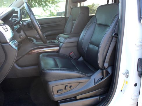 Used 2018 GMC Yukon SLT w/ Premium Edition AWD/4WD image 12