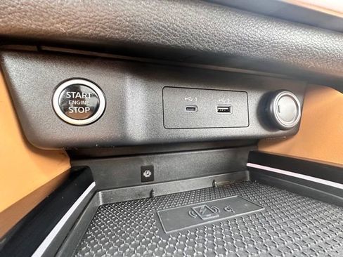 Certified 2022 Nissan Rogue Platinum w/ Head-Up Display Package image 22