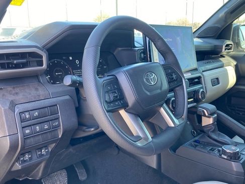 Used 2024 Toyota Tacoma Limited w/ Limited Package (LT) image 9