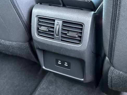 Used 2024 Nissan Rogue SV image 20