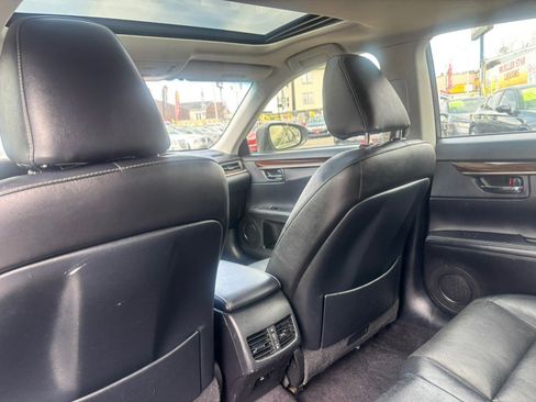 Used 2015 Lexus ES 350 w/ Luxury Package FWD image 36