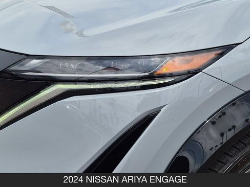 Used 2024 Nissan Ariya AWD image 10