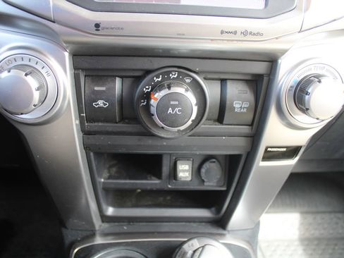 Used 2018 Toyota 4Runner SR5 Premium image 41