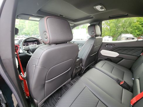 New 2025 GMC Canyon AT4 w/ AT4X Package image 29