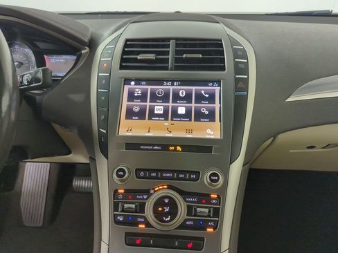 Used 2019 Lincoln MKZ Premiere FWD image 13