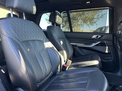 Used 2023 BMW X7 xDrive40i w/ Executive Package image 17