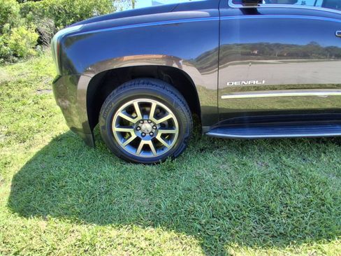 Used 2016 GMC Yukon XL Denali RWD image 18