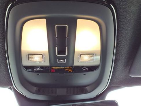 New 2026 Volvo XC40 B5 Ultra w/ Protection Package Premier image 17