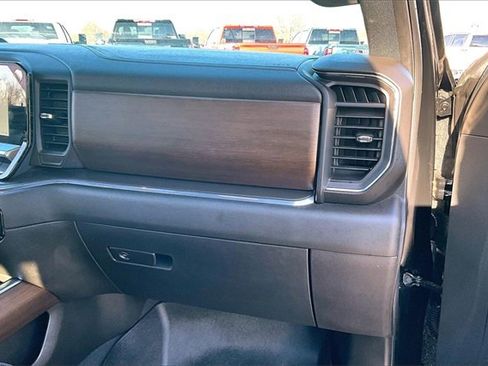 Used 2024 Chevrolet Silverado 1500 High Country w/ Technology Package image 27