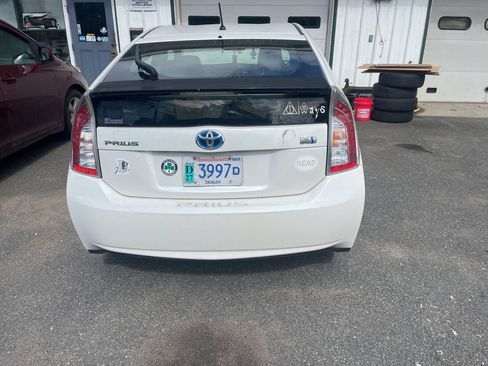 Used 2012 Toyota Prius Two FWD image 4