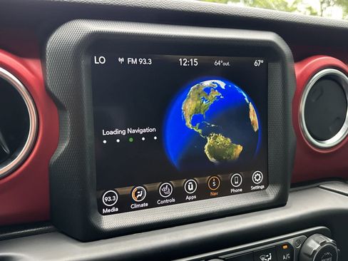 Used 2022 Jeep Gladiator Rubicon w/ LED Lighting Group AWD/4WD image 14