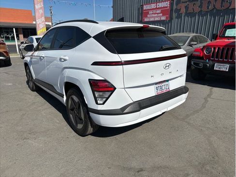 Used 2025 Hyundai Kona SEL FWD image 9