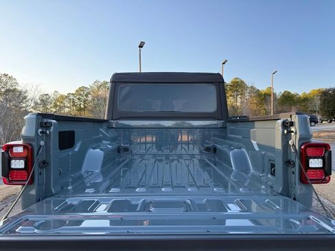 New 2026 Jeep Gladiator Sport AWD/4WD image 30