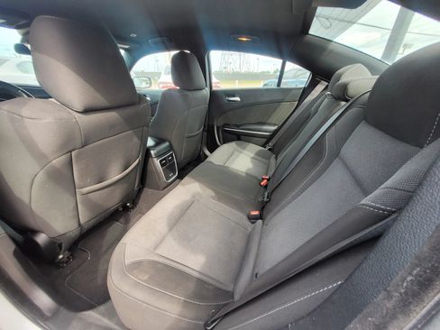 Used 2022 Dodge Charger SXT RWD image 7