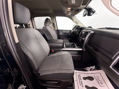 Used 2022 RAM 1500 Classic SLT w/ SLT Plus D￩cor Group image 24