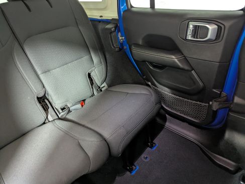 Used 2022 Jeep Wrangler Unlimited Sahara w/ LED Lighting Group image 23