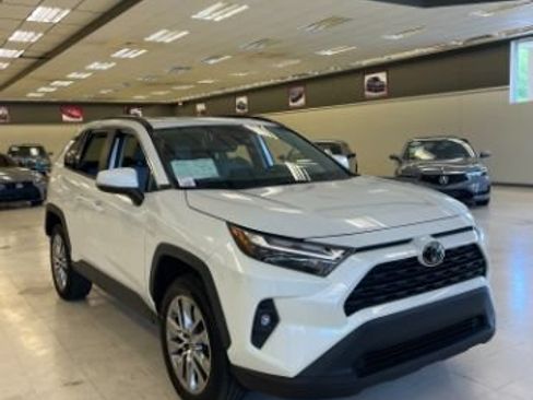 Used 2022 Toyota RAV4 XLE Premium FWD image 1