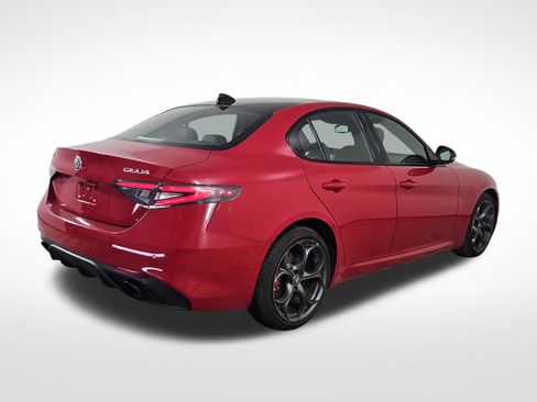 Used 2025 Alfa Romeo Giulia AWD image 7