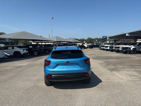 Certified 2025 Chevrolet Trax RS w/ Driver Confidence Package FWD image 6