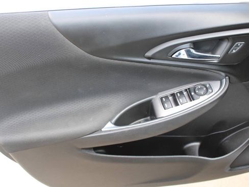 Used 2020 Chevrolet Malibu LT FWD image 19