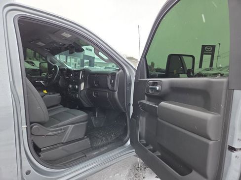 Used 2024 GMC Sierra 2500 Pro w/ Convenience Package image 11