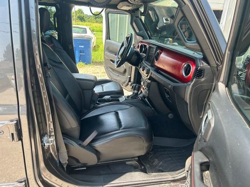 Used 2019 Jeep Wrangler Unlimited Rubicon AWD/4WD image 10