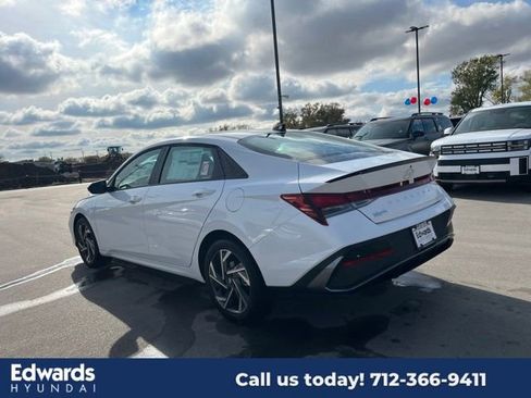 New 2025 Hyundai Elantra Sport image 9