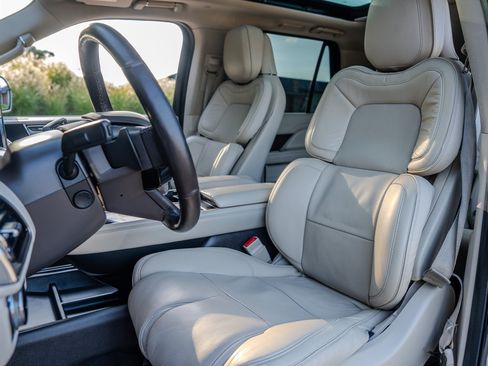 Used 2019 Lincoln Navigator L Reserve AWD/4WD image 28