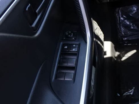 Used 2022 Toyota RAV4 LE AWD/4WD image 37