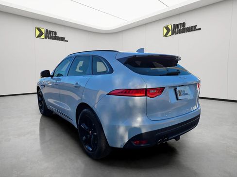 Used 2018 Jaguar F-PACE R-Sport image 5