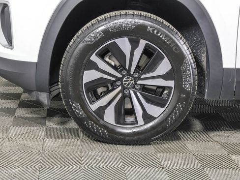 Used 2024 Volkswagen Atlas SE AWD/4WD image 19