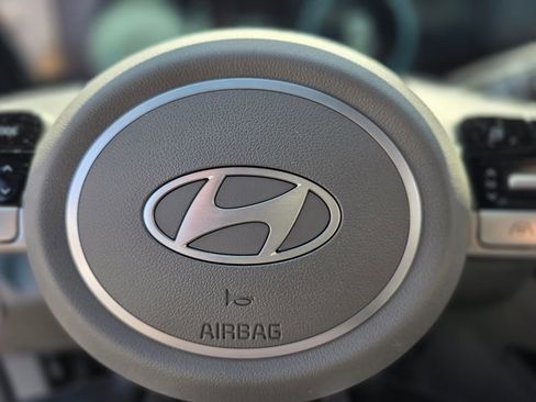 Certified 2024 Hyundai Elantra SEL image 23