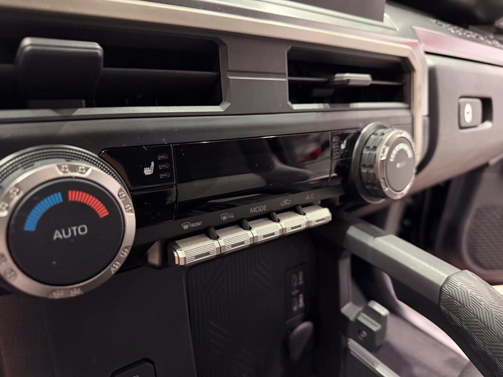 Used 2025 Toyota Tacoma TRD Off-Road AWD/4WD image 54
