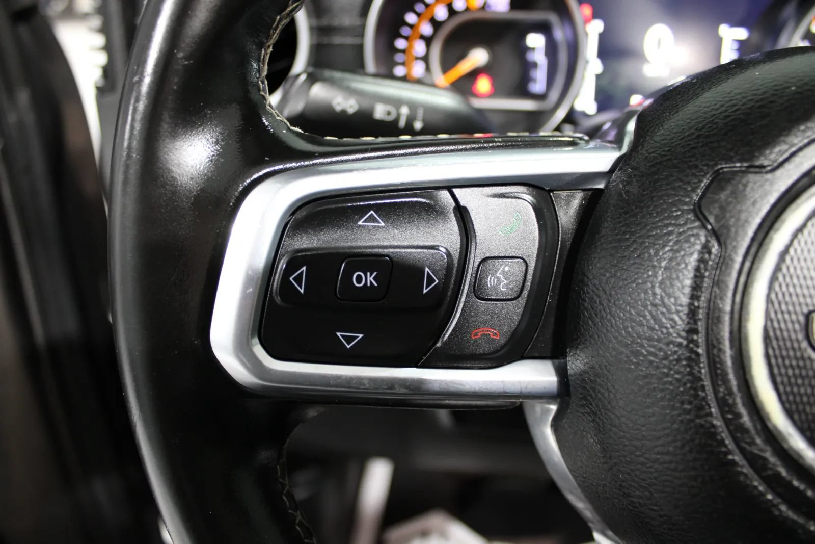 Used 2021 Jeep Gladiator Overland w/ Popular Equipment Package AWD/4WD image 9