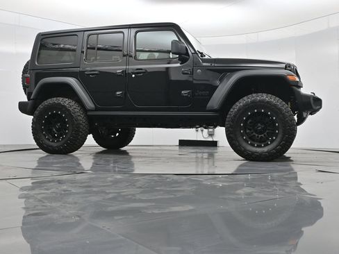 Used 2025 Jeep Wrangler Unlimited Sport AWD/4WD image 46