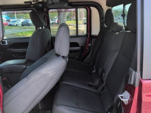 Used 2022 Jeep Gladiator Sport AWD/4WD image 14