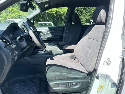 Used 2022 Honda Pilot Sport image 14