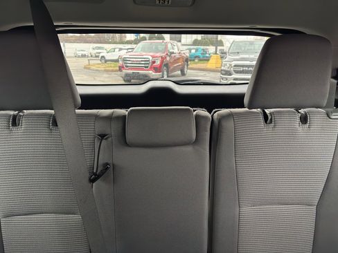 Used 2023 Toyota Highlander L image 21