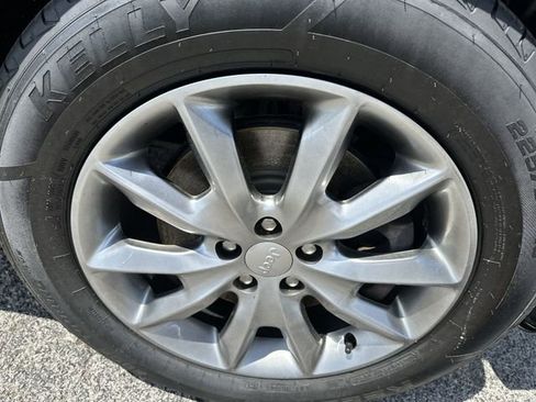Used 2017 Jeep Cherokee Limited AWD/4WD image 21