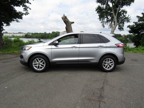 Used 2024 Ford Edge SEL AWD/4WD image 4