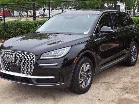 Used 2024 Lincoln Corsair FWD w/ Equipment Group 101A image 2