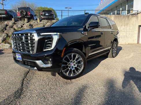 Used 2026 GMC Yukon Denali w/ Sun & Power Step Package AWD/4WD image 1