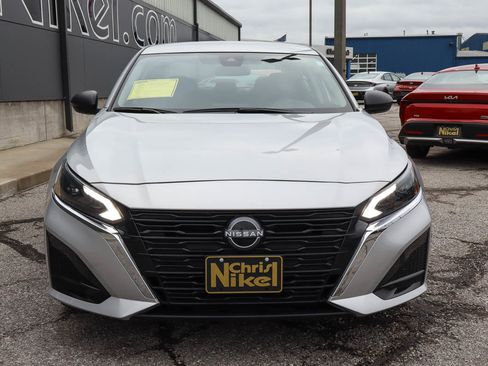 Used 2025 Nissan Altima 2.5 SV image 2