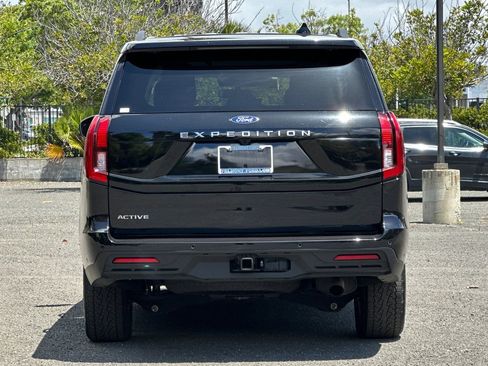 Certified 2025 Ford Expedition Active AWD/4WD image 4